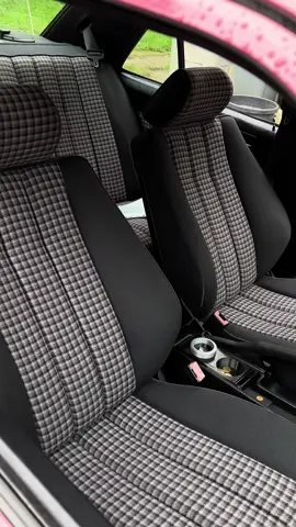 Votre intérieur est-il aussi propre ? #fyp #voiture #mercedes #mercedes190e #w201 #classicstyle #customcar #oldtimer #pourtoii 