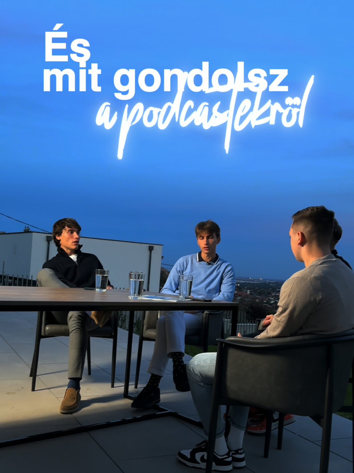 Podcastek, mint önfejlesztési eszköz? 🎧💡 Vezetés közben, sportolásnál, vagy éppen a napi teendők közben is hallgathatunk valamit, ami segít fejlődni. 🚗🏃‍♂️Neked mi a kedvenc podcasted, ami segít a fejlődésben? #ecomtestverek #siker #önfejlesztés #időgazdálkodás #tudás