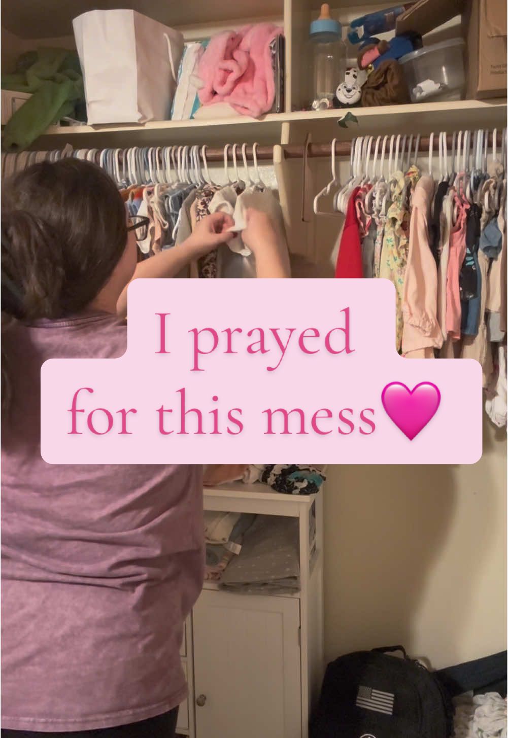 As we come up on Thanksgiving and we’re all rushing to cook and clean, I think it’s a perfect time to remind myself that I prayed for a chance to wash all the toddler clothes and clean the dishes for a family I helped create. While my home may be a mess and our Thanksgiving dinner small, my family is healthy, fed, and loved. Oh, how thankful I truly am❤️ #momlife #thanksgiving #cleaning #thankful 
