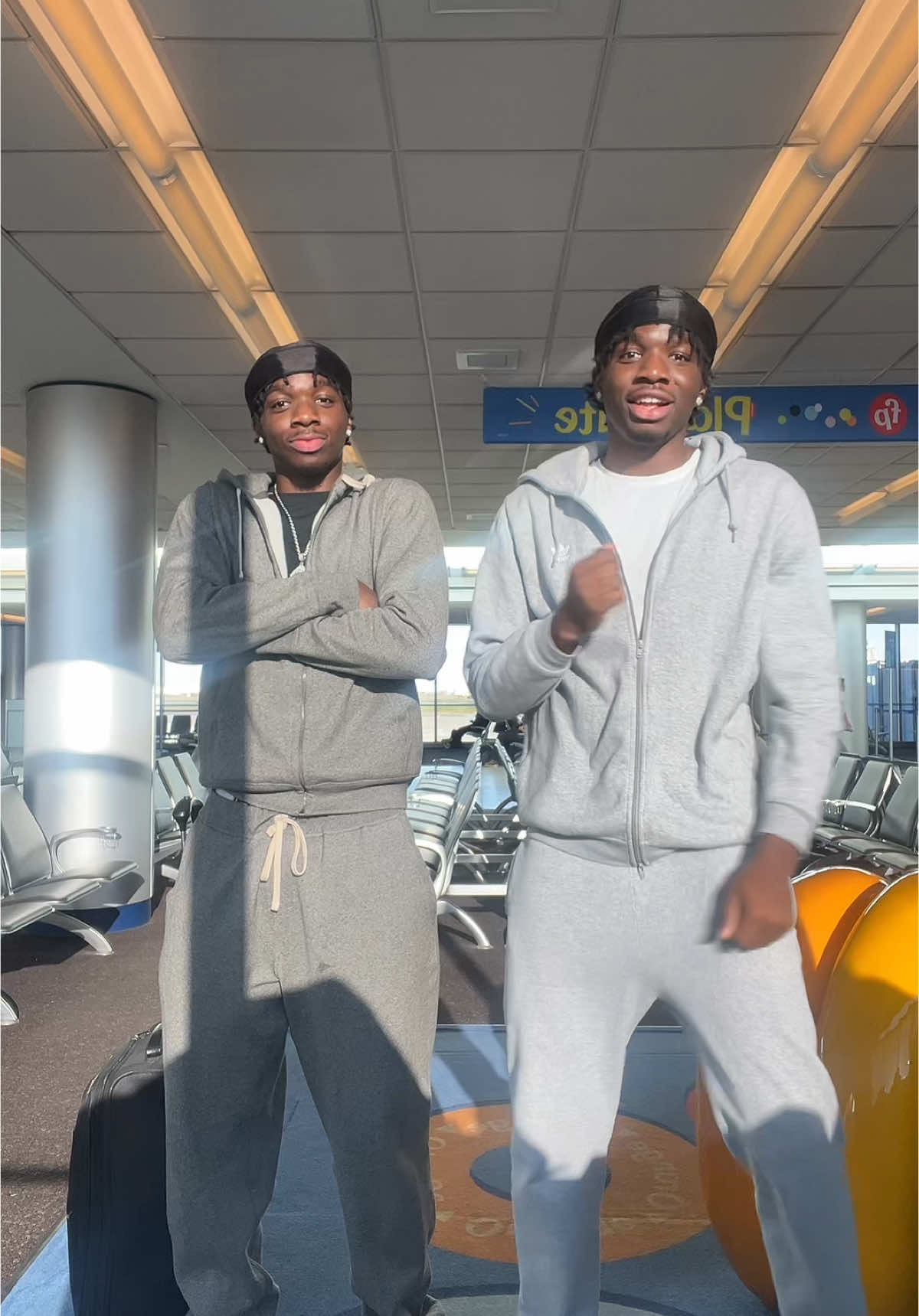 Dc:us Airporttok 🔥💯 @DatsBright🥷🏾🛸 @Bswervy #blowthisup #trending #viral #twins #fyp #ballintwins #trend 