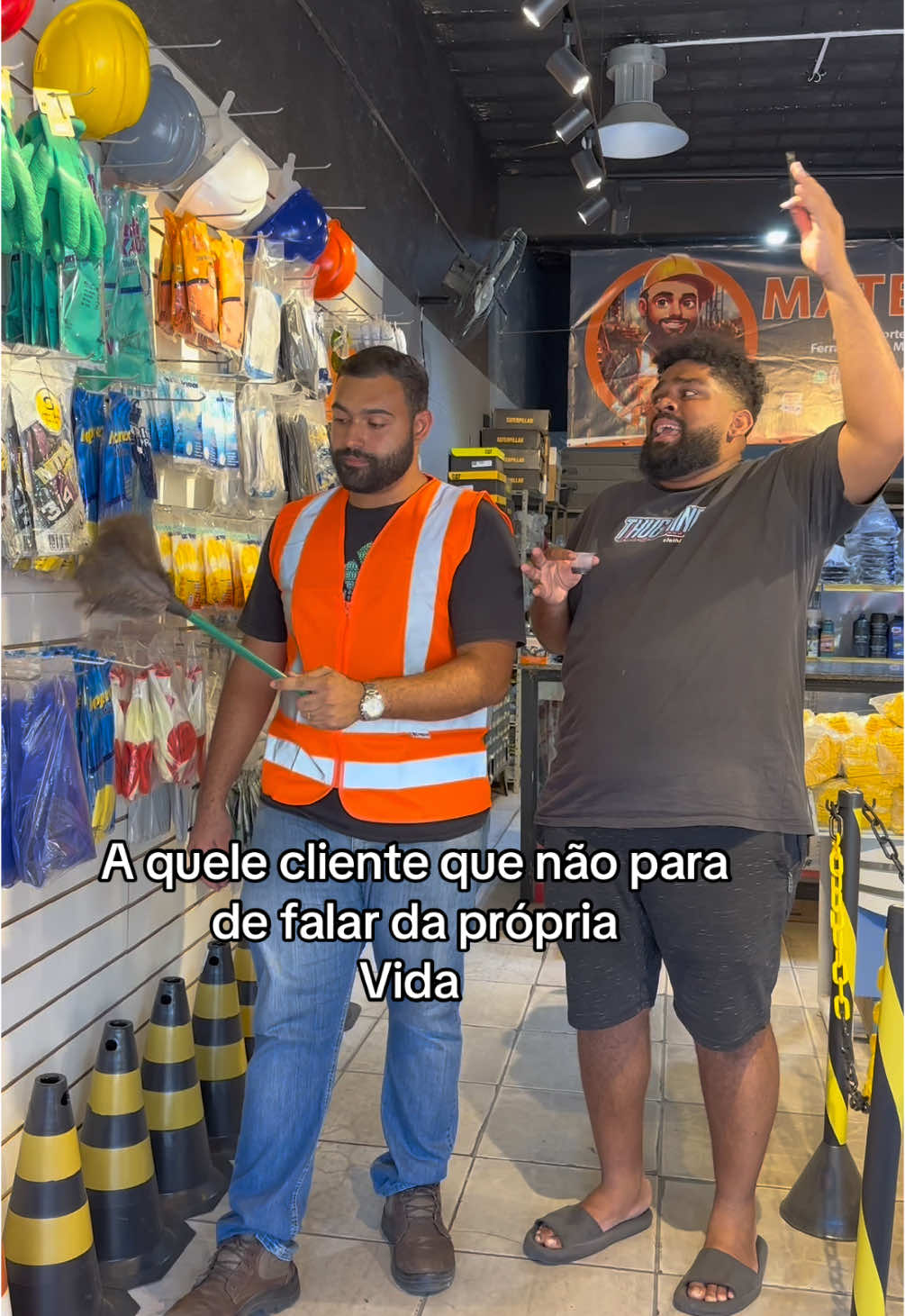 Blackfriday chegando isso vai acontecer muuuitooo , Vc conhece alguem que fala d+ ? 🤣🤣🤣 . . . . . . . #comedia #meme #vendedor #blackfriday 