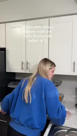 in the club we all crying 🥲 im sad #fyp #MomsofTikTok #teenpregnancy #marriage #cleaning #sahm 