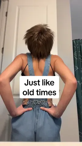 I think these overalls are magic or somethin 😍♥️ #mysticalpostureroutine #beforeandafter#15minutepostureimprovementroutine #15minutepostureroutine #themysticalpostureroutine #dowagershump #neckhump #posturecorrection #posturehealth #forwardheadtilt #neckpain #neckhumpremoval #neckhumpfix #neckhumpcorrection #posturefix #coreexercise #wideribcage #backpainrelief #backstrength #poorposture #badposture #15minutepostureimprovementroutine #mysticalmckay #mysticalyogimckay #themysticalexperience #doublechin #turkeyneck #forwardheadposture #fhp #fht #5minutepostureroutine