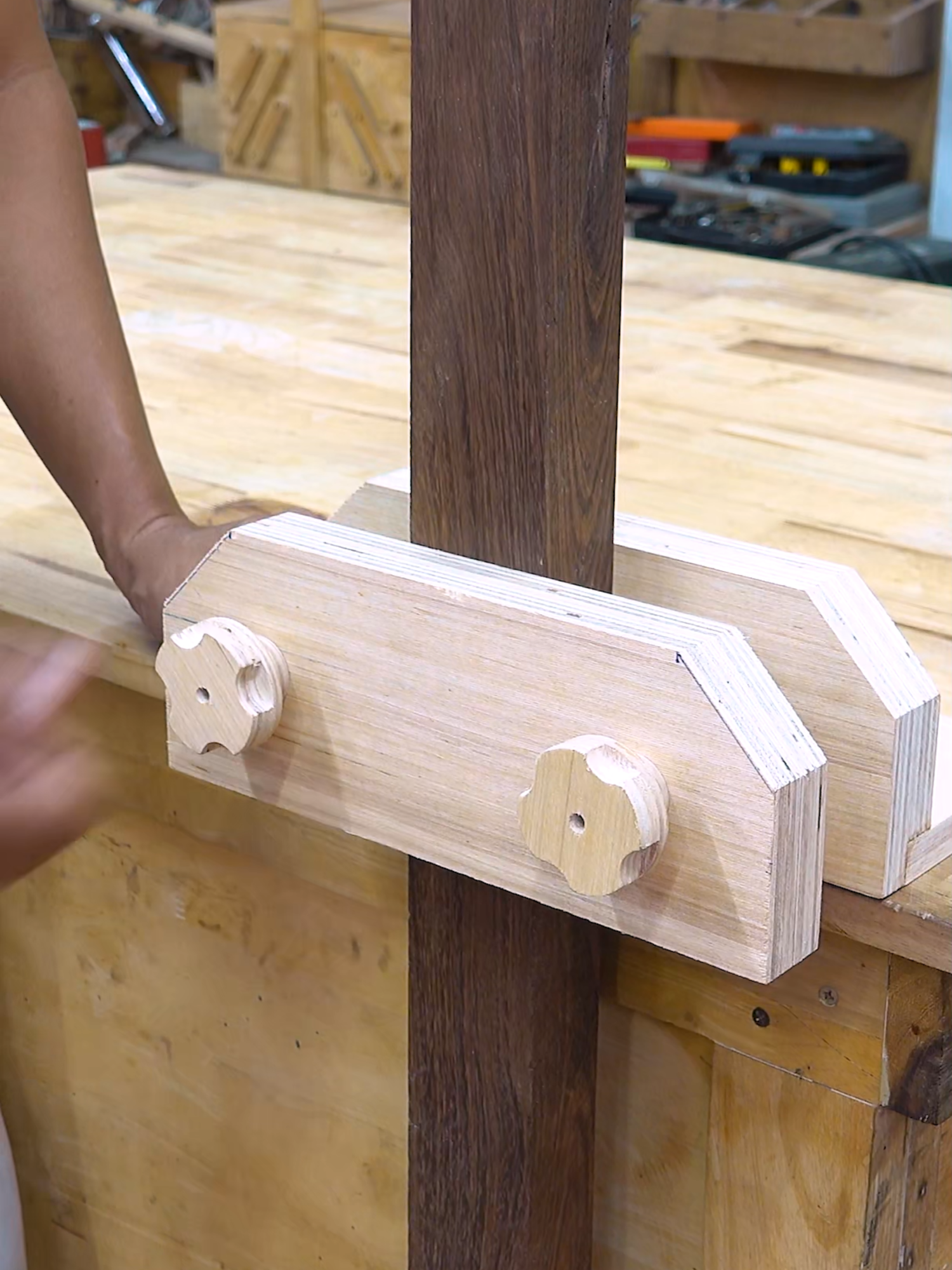 Discover the art of woodworking with our comprehensive DIY Moxon Vise tutorial! This essential workbench tool will elevate your projects and enhance your craftsmanship. Get started today and transform your workspace! 🛠️✨ #Woodworking #DIYProjects #MoxonVise