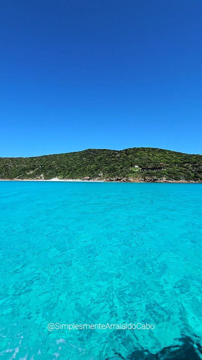 O paraíso é feito de águas cristalinas 💙 ##arraialdocabo 