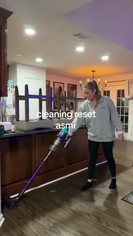 Sometimes you gotta clean the house at 7pm 😌🧹🧺 #cleanasmr #cleaningasmr #cleaningmotivation #CleanTok #cleanwithme #homereset #MomsofTikTok 