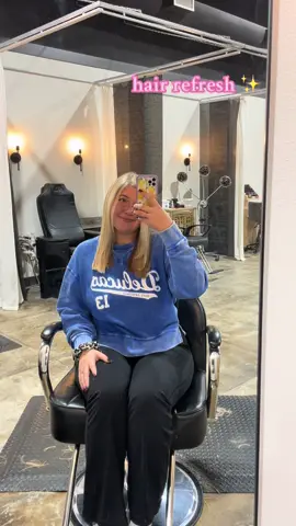 hair refresh before the holidays ✨💇‍♀️🎀 #hairstyle #haircut #highlights #blondehair #blonde #hairtransformation #hairrefresh #blondehighlights #blondesdoitbetter #blondeshavemorefun 