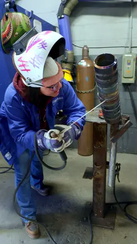 Showing our student some tricks to keeping their rod angle! 🔥 Don’t wait, enroll today at Arclabs.edu #welding #weldingschool #welder #trades #tradeschool #womenwhoweld #arclabs