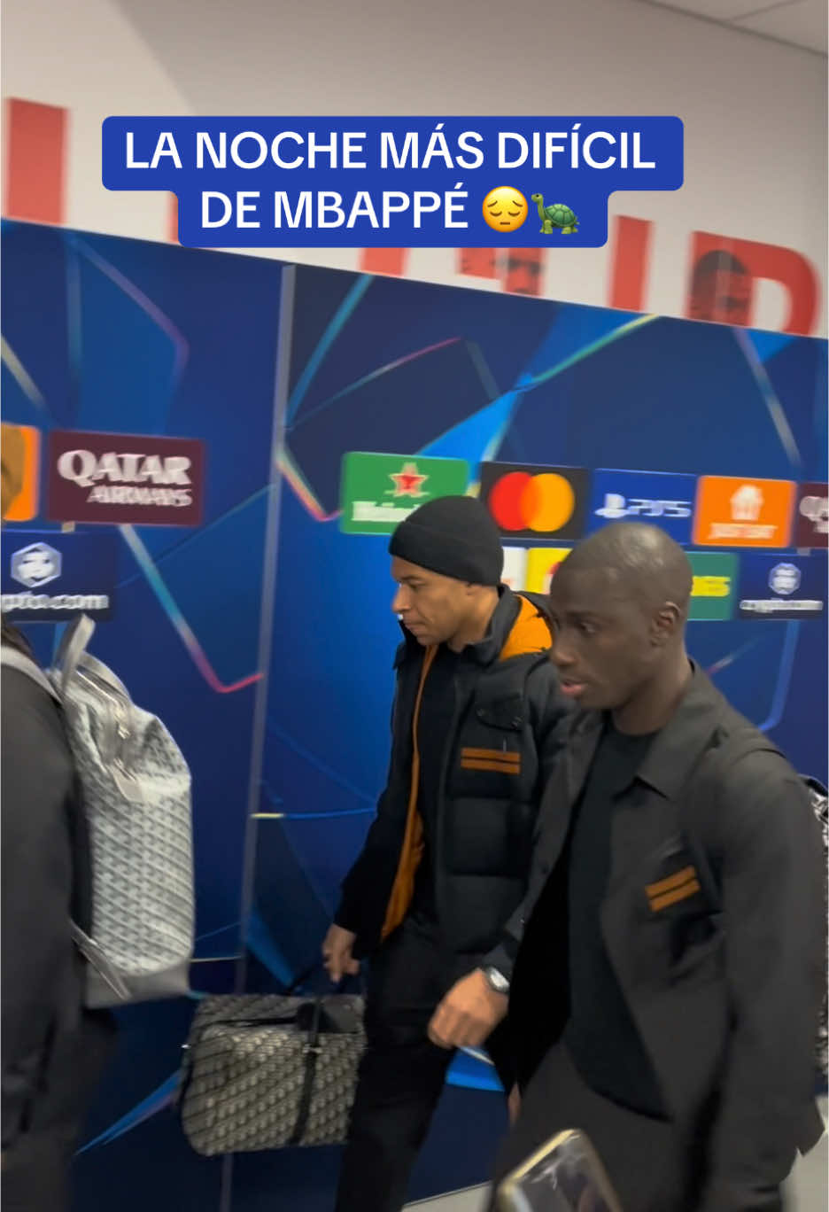 😓 Mbappé salió arropado de Anfield por Camavinga y Mendy #Mbappe #RealMadrid #FootballTikTok