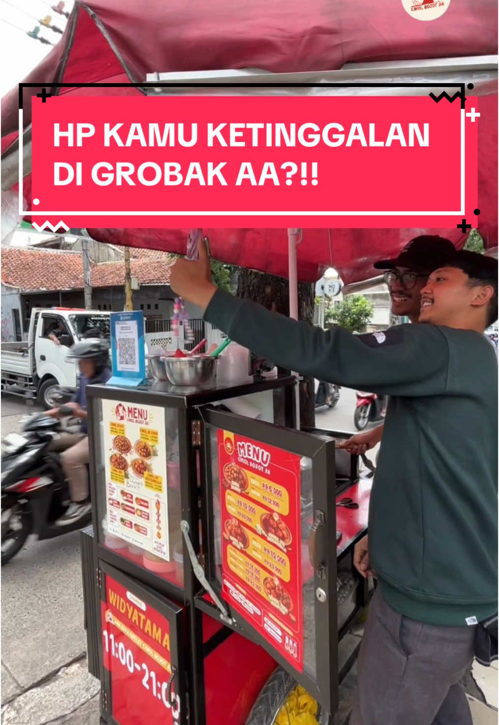 Kalau hp kamu ketinggalan di gerobak AA insyaAllah hpnya aman, tapi jangan lupa cek galeri kalian🤫 #CimolBojotAA #JajanBandung #KulinerDU 