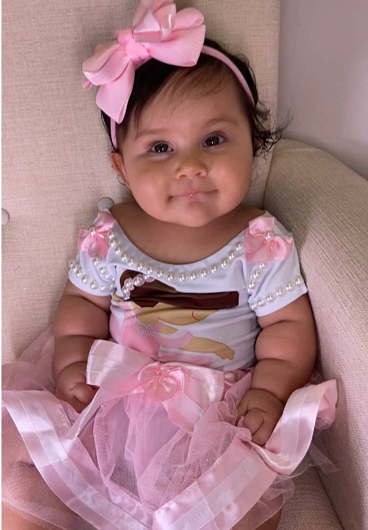 Oito meses da Clarinha 🩰💕                  #mesversario #mesversariomenina #maternidade #bebe #baby #babytiktok #foryoupag #fory #maedemenina #bebefofo #bailarina #ballet #bebemenina 