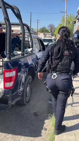 #mexico🇲🇽 #tik_tok #mujerpolicia #Coahuila #pyf #videoviral #policiadelestado #corazon #policia #ella #favorito #hermosa 