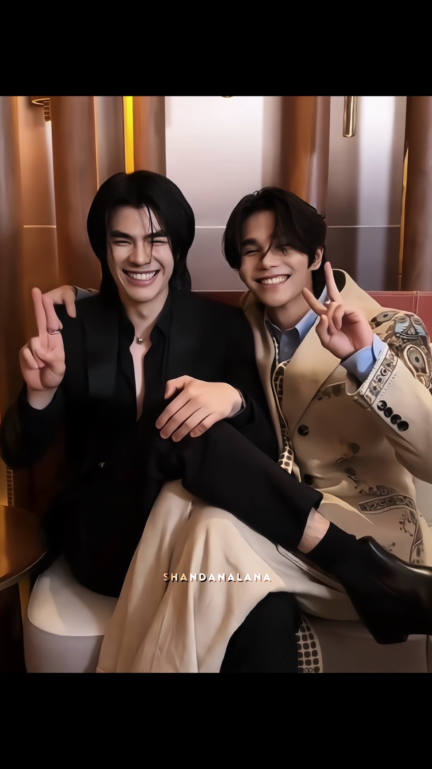 they're so clingy, my kinn and kimhan 😭 #milephakphum #jeffsatur 