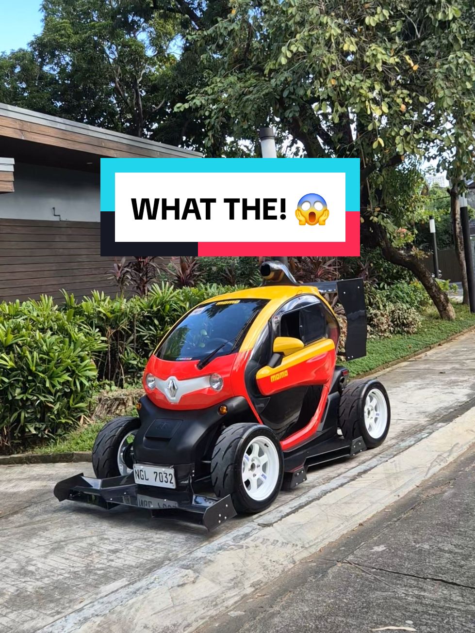 Sacrebleu! 😱 @banaweboy #fyp #renault #twizy 