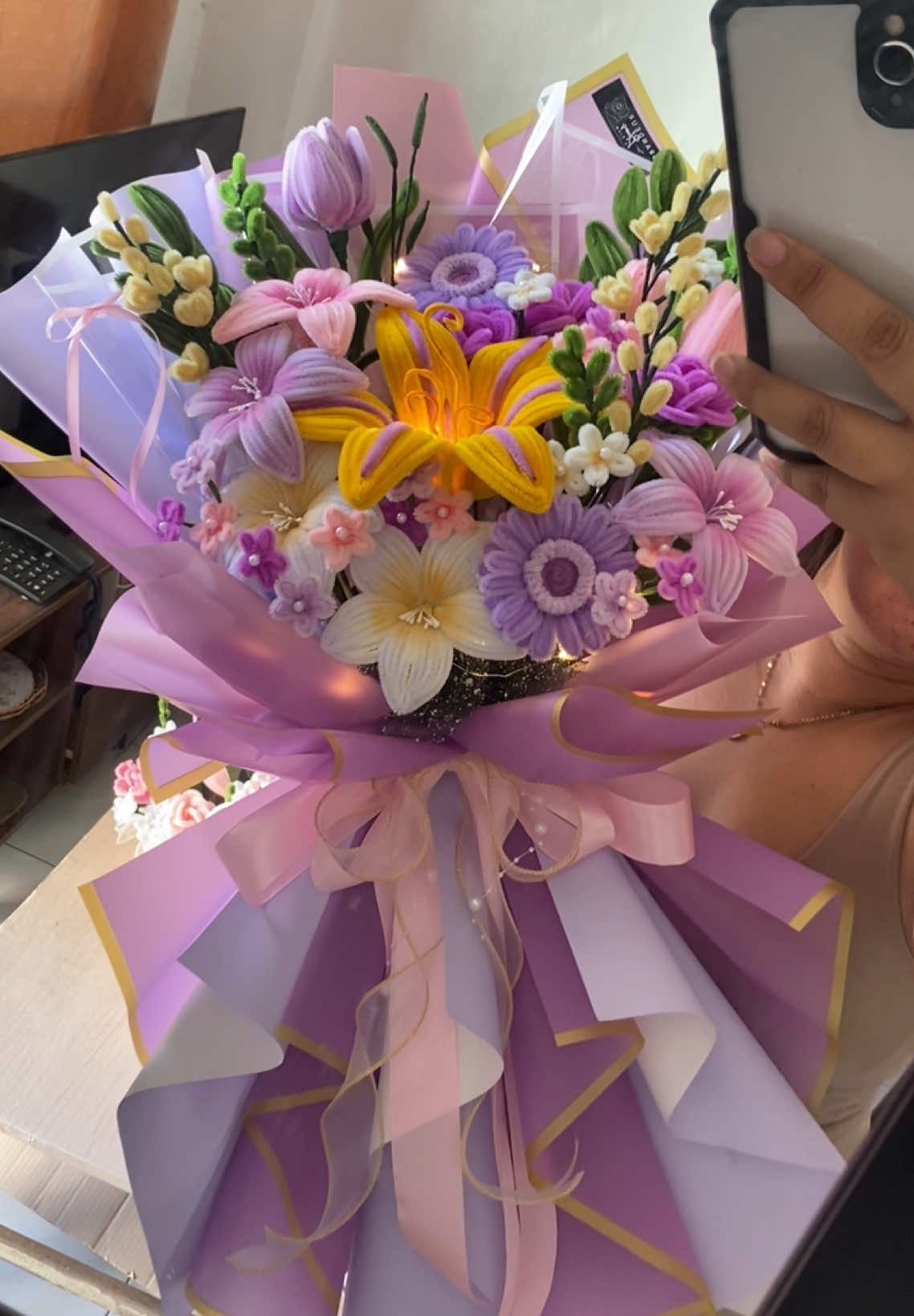 Biggest Fuzzy flower bouquet of GrandeurBlooms so far. Customized human size Tangled inspired bouquet for todays delivery. Thank you dead client for trusting me💜✨ #handmade #gift #tangled #rapunzel #disneyprincess #fuzzywireflowers #fyp #grandeurblooms #flowersbouquet 