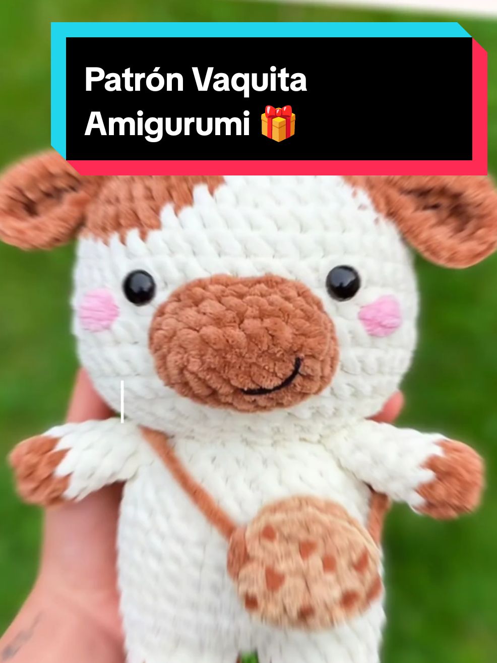 Patrón Vaquita Amigurumi 👑Visita el enlace de mi perfil para más información #amigurumis #crochet #amigurumiscrochet #amigurumi #PatronesAmigurumi 