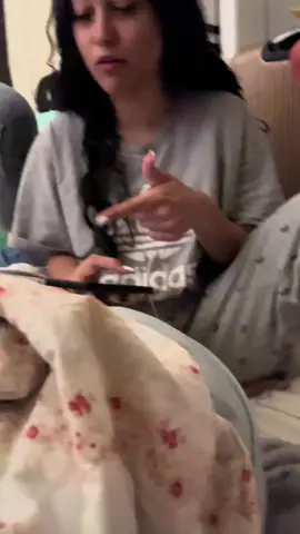 Jadeli goes live and they call her a bop on live 