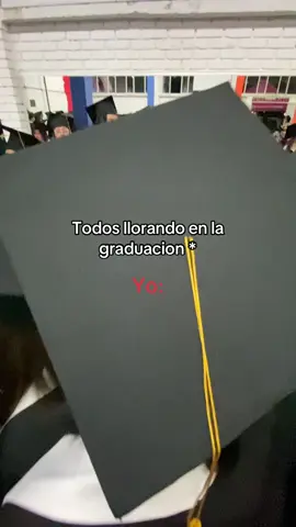 Ya me voy señores 🎓 #graduacion #graduation #yamevoyseñores #humor #fyp #parati 