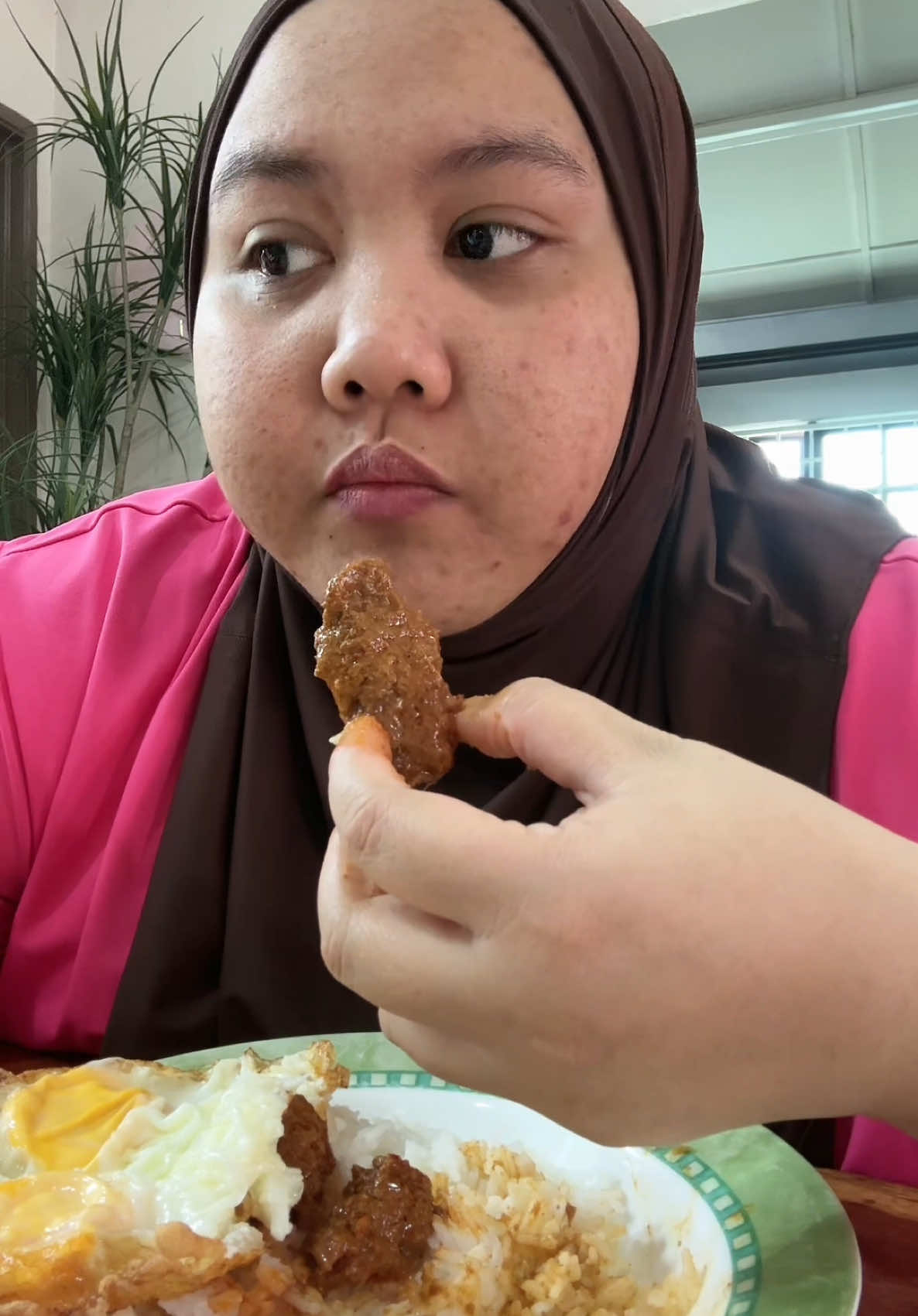 I is tak boleh dgn rendang ni. Wajib kne ada kat rumah kalau. Sedap nak mam