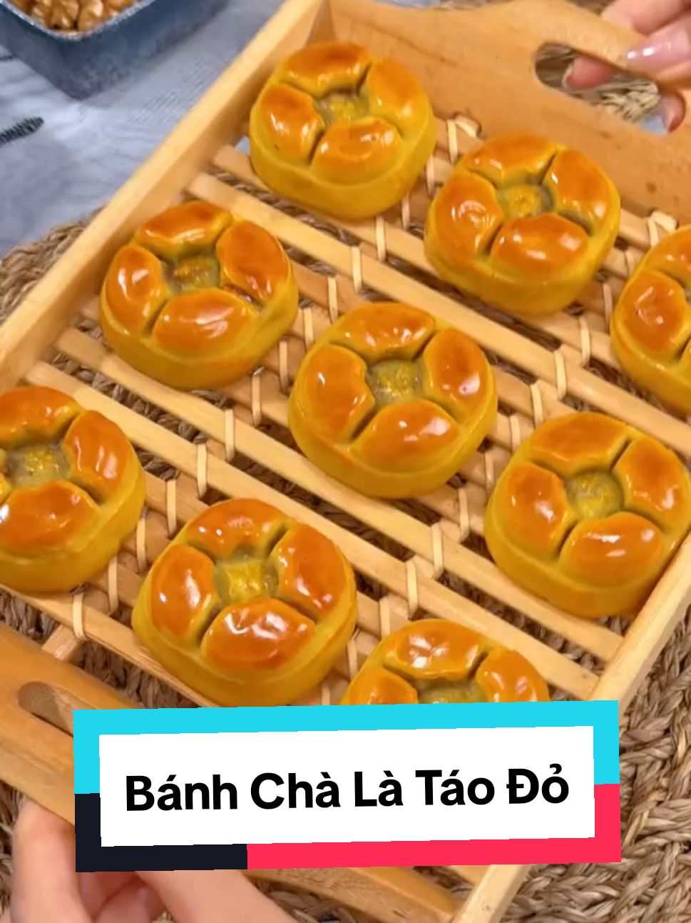 Món quà ý nghĩa dành tặng ba mẹ bánh chà là táo đỏ thơm ngon  #greenvn #banhchalataodo #food #snacks #anngoncungtiktok 