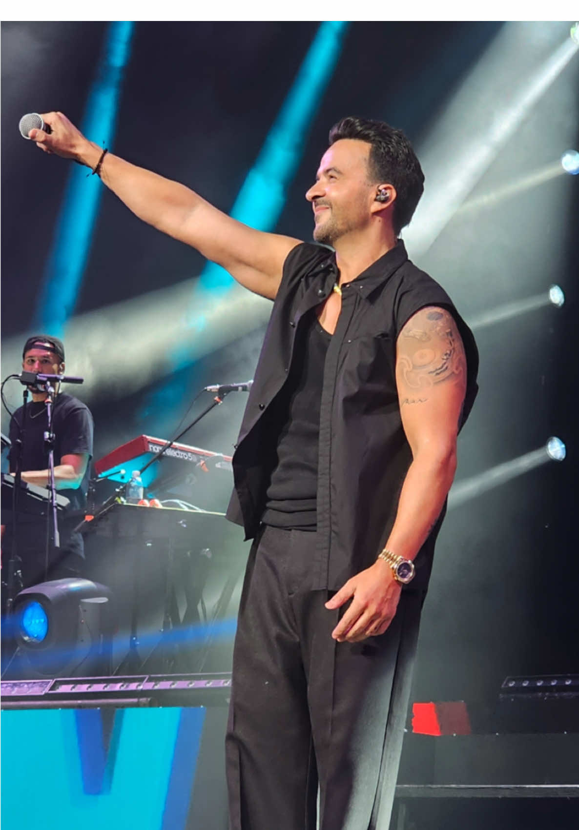 Si me das otra noche en San Juan, voy a volverte a enamorar… #25AñosTour #LuisFonsi #Fonsi #Degiracontiktok #Clasicos #SanJuan 