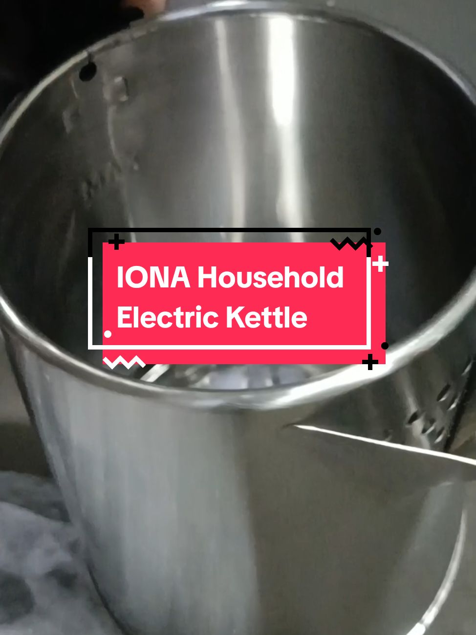 IONA 1.8L Electric Kettle Stainless Steel Water Boiler #kettle #hotwaterkettle #electric  #waterboiler #electrickettle #fyp #foryou #TikTokMadeMeBuyIt #rookiet #tiktokshoplifestyle #tiktokshopsgsale #tiktokshopsg #weeklywedrush #createtowin #tiktoksingapore #sgbrandweek  #CapCut 