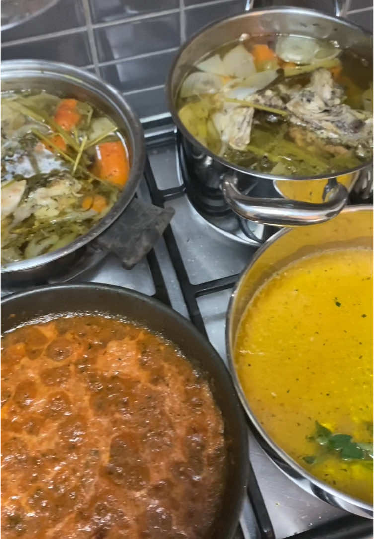 24 hour bone broth going on in the back while the Sofrito at the front is prepped for tonights Paella  #paella #chickenbroth #bonebroth #FoodTok 