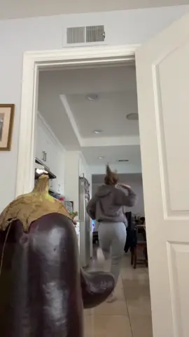 Pinocchio or eggplant on V? 