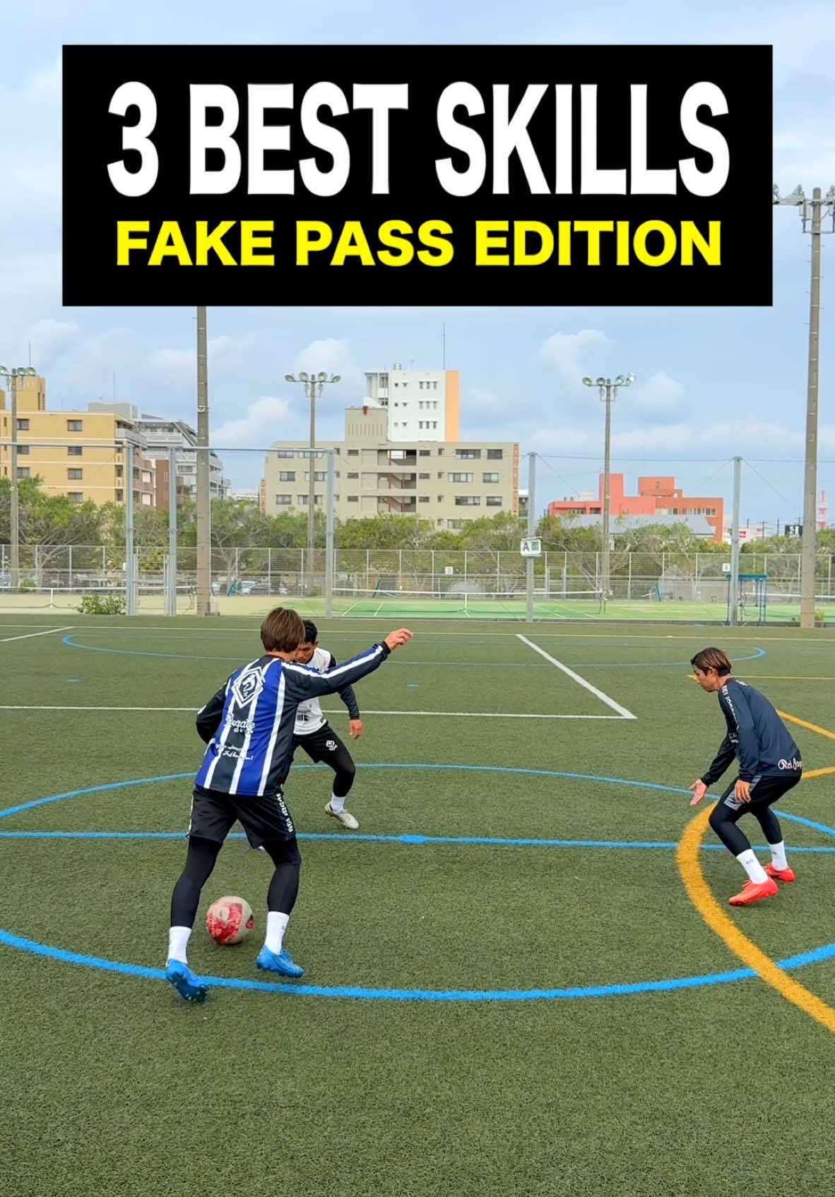 USE THESE FAKE PASS SKILLS on 2v1🔥 ⁡ 2対1の状況でのパスフェイク3選🔥 ⁡ @regate_takuya