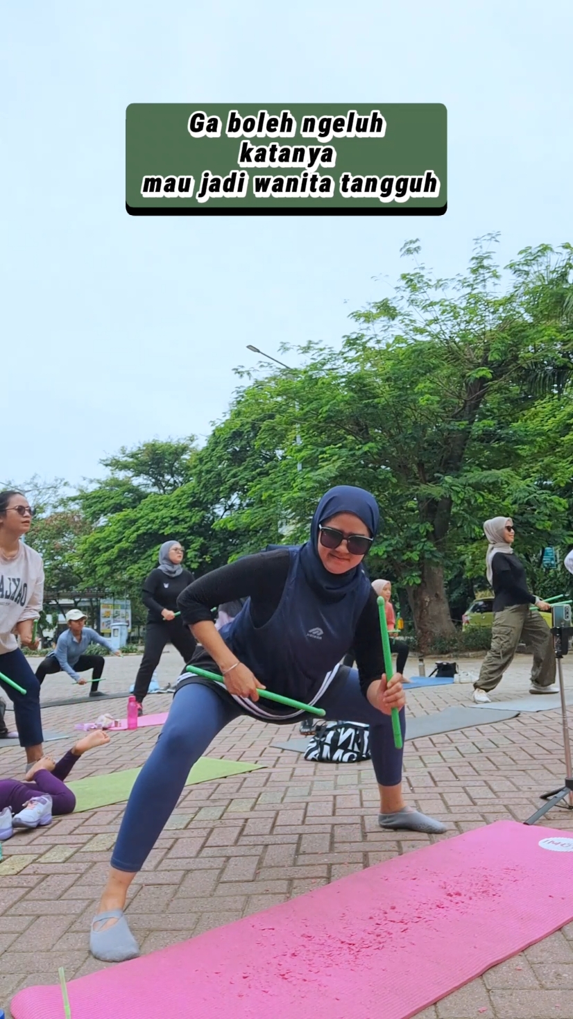 maunya sih ga ngeluh, tapi muka sama gesture ga bisa boong 😑 #pound #poundfit #poundfitclass #poundmates #poundposse #poundfitjakarta #poundfitcommunity #CapCut 