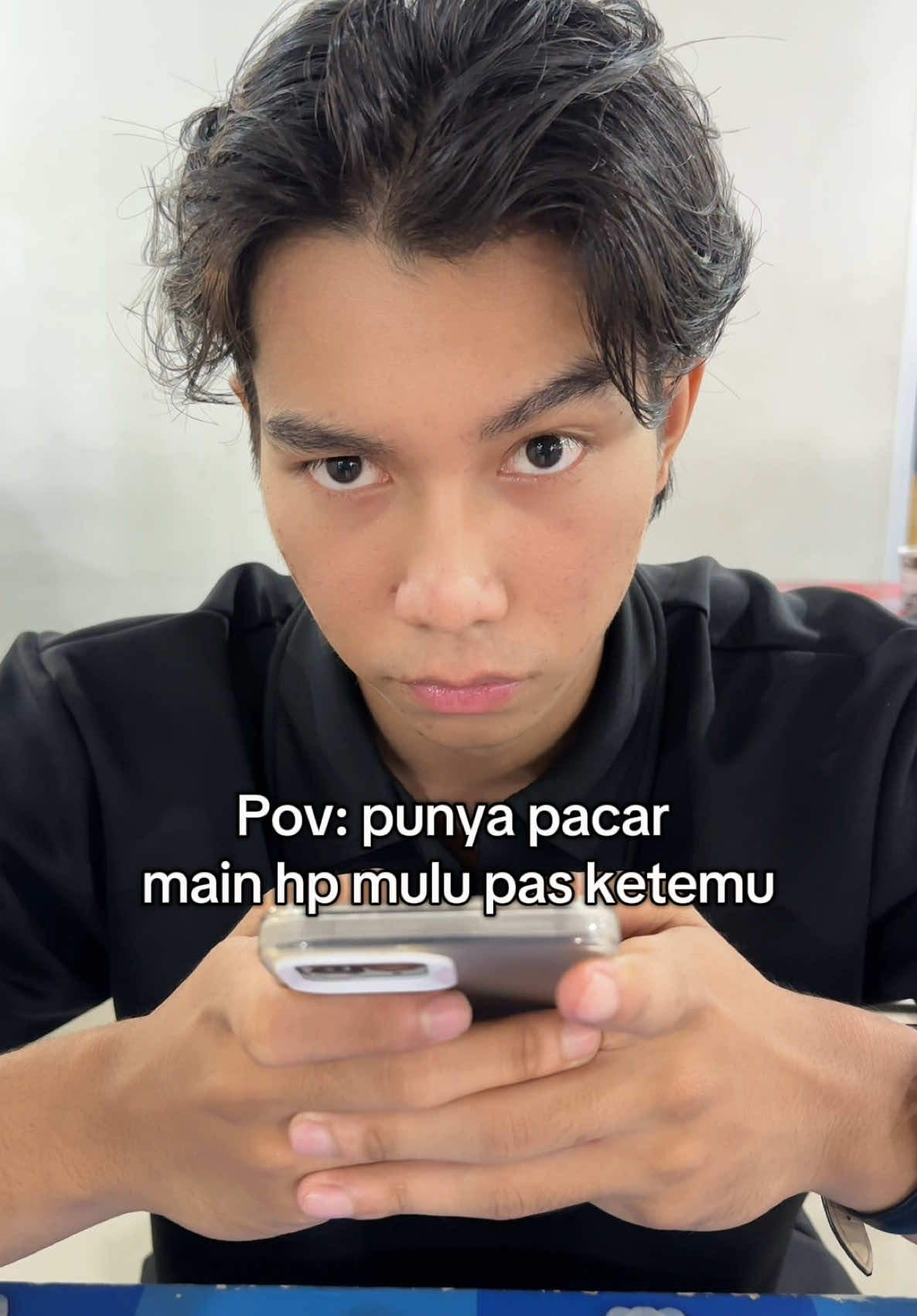 Pov: punya pacar main hp mulu