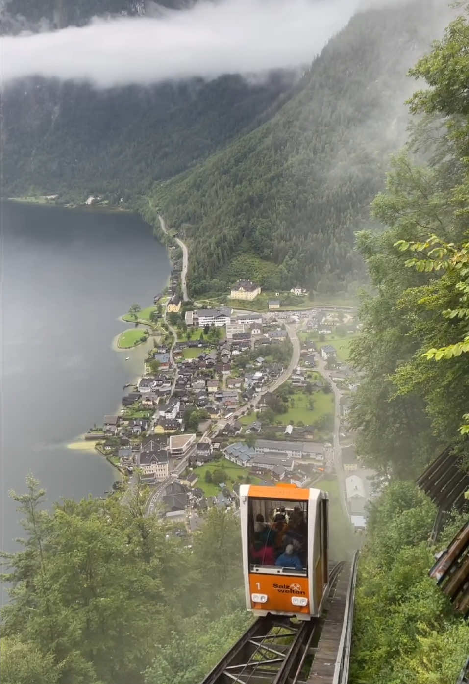 النمسا مطل هالشتات سي 🇦🇹 📍 ‏Hallstatt #سياحة #سفر #سياحه #tourism #tourist #travel #طبيعة #austria #النمسا #zooralnemsa 