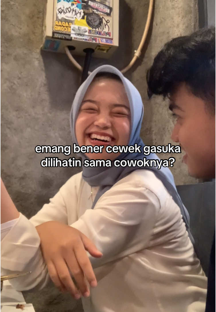 emang bener gasuka dilihatin? #pov #ngeliat #cewekcantik #cowok #cewek #couple #pacar #affiliate #tren #pacaran #couplestiktok #fyp #foryou #foryoupage #trending 