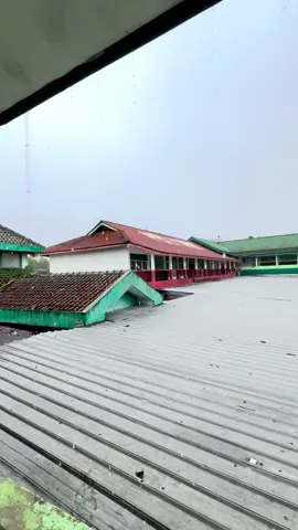 #fyp #fyppppppppppppppppppppppp #berandatiktok #sumpiuh #smkmaarifnu1sumpiuh #smkmanusasumpiuh #hujan #klebus 