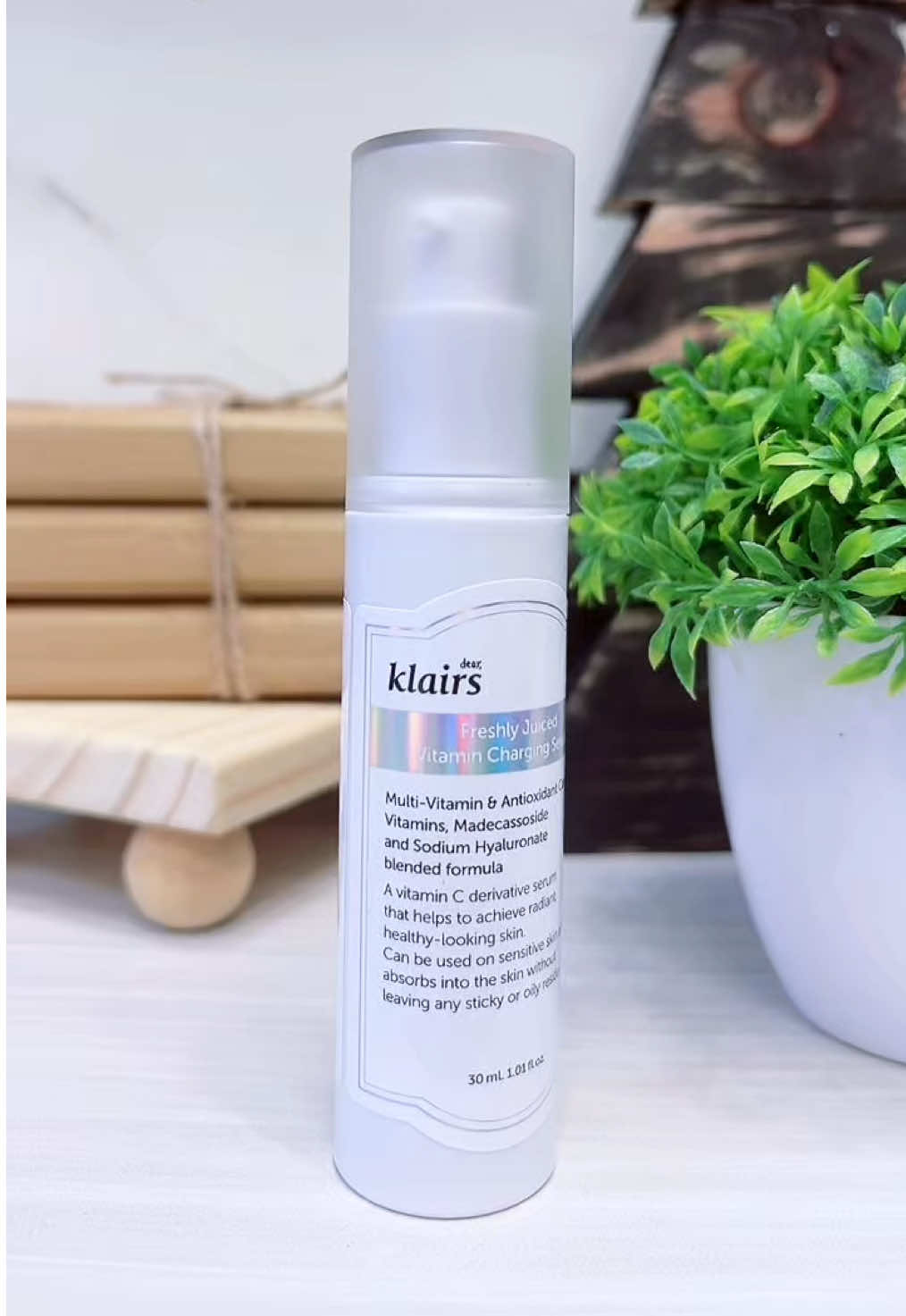 Revitalized your skin with this vitamin C serum from @klairs.ph 😍💖 I love how light weight it is to use, no greasy feeling and really fast absorbing!  @Klairs Global Official  #klairs #dearklairs #vitaminCserum #serum #koreanskincare #oliveyoungaffiliate 