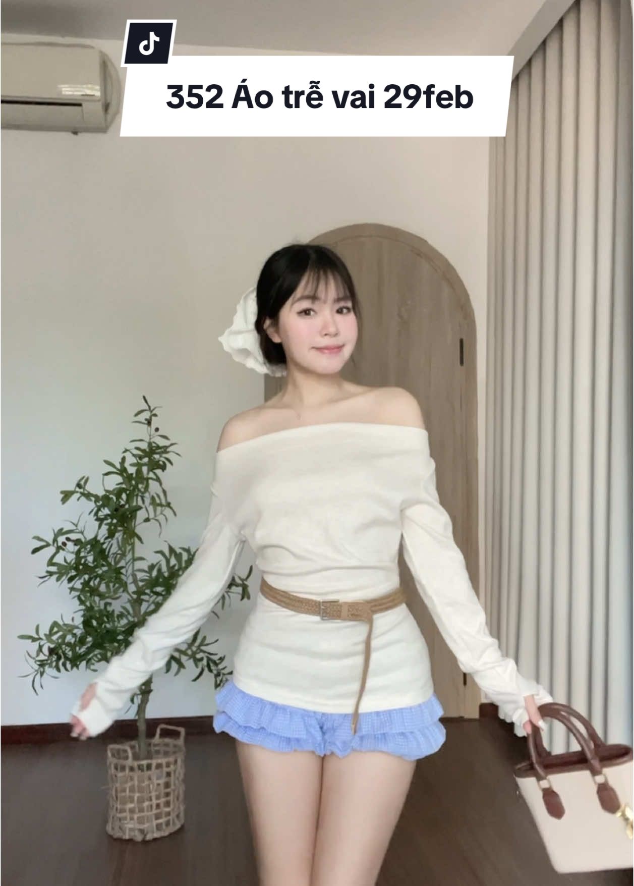 Áo trễ vai xinh xẻo nhà @29feb.closet #29febcloset #aotrevai #aoxinh #reviewao #OOTD 