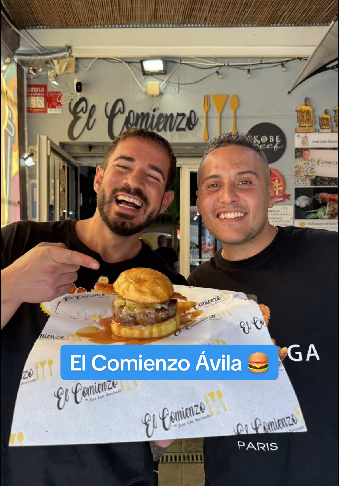 Hamburguesería El Comienzo en Ávila: BRUTAL!!! Además este mes de Diciembre he creado una Burger junto a @restaurante_elcomienzo con su Carne Madurada tan increíble y una Salsa Cheddar - Caramelo Salado.. VAIS A FLIPAR y con sus Tartas de Queso de Postre también 🤤 #avila #restaurantesavila 