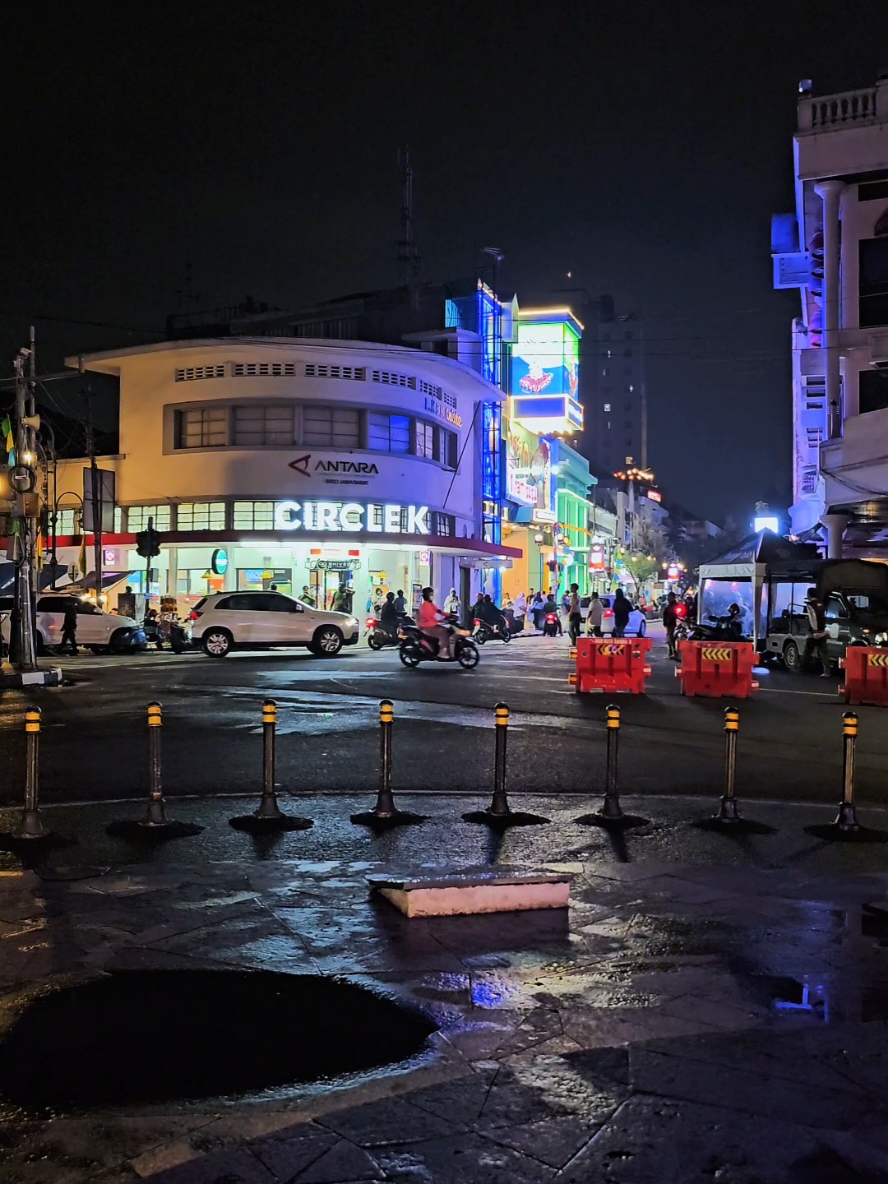 bandung dengan suasana malamnya #bandung #bandungaesthetic