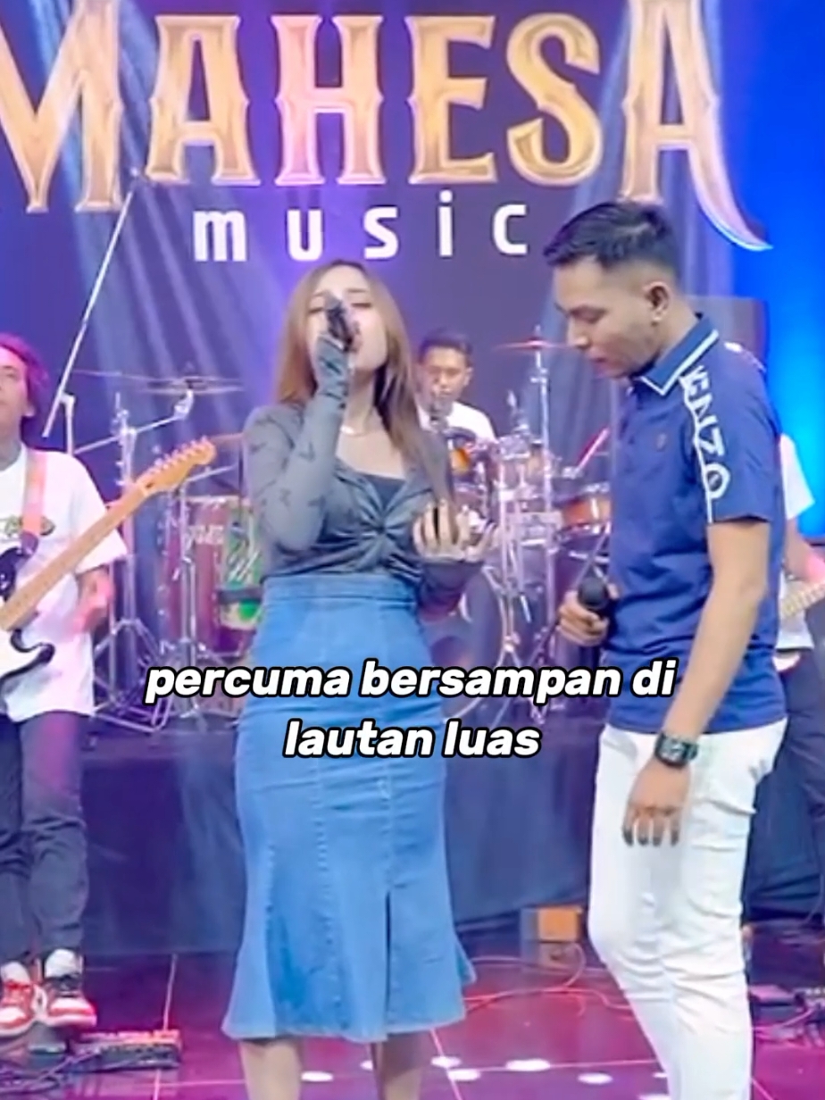 mengejar badai - Shinta arsinta ft Gerry Mahesa - Mahesa music #mengejarbadai #shintaarsinta #gerrymahesa #shintaarsinta_ft_gerrymahesa #mahesamusic #mahesamusicofficial #mahesamusicterbaru #dangdutkoplo #dangduttiktok #dangdutduet #dangdutterbaru #dangdutlawas #dangdutjatim #koplotiktok #koplodangdut #koplojawatimur #orkesjepara #orkespati #orkeskudus #orkesdemak #orkesdangdut #orkesjawatimur #orkesjateng #ceksound #liriklagu #fyp #foryou #foryoupage #fypviralシ #viral #trending 