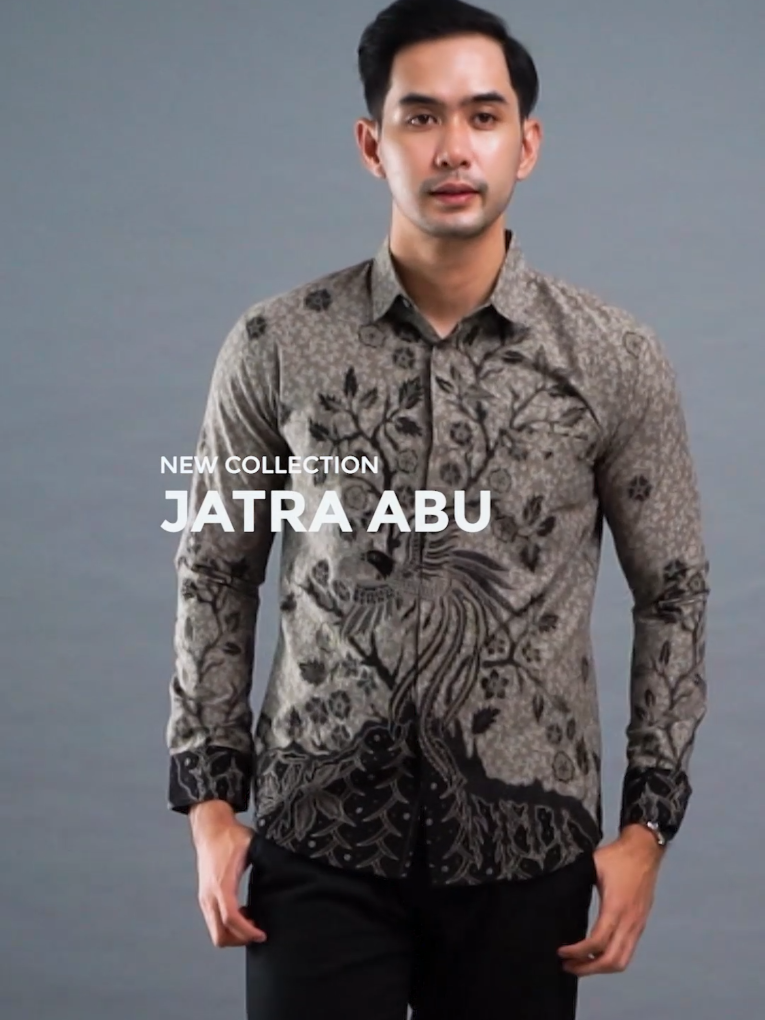 Elegan dan maskulin, kemeja batik Jatra abu hitam siap jadi pilihan tampil gaya! Dapatkan sekarang dan tap link di Bio! ✨  #BatikJatraAbu #GayaMaskulin #HandaraBatik ##fyp #Batik #KemejaBatik #RekomendasiBatik #BatikModern #fypage