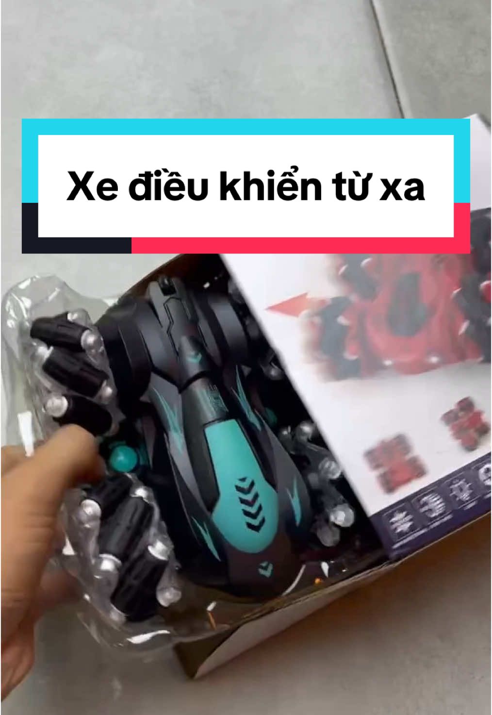 Xe điều khiển từ xa loại cầm tay hoặc bằng đồng hồ, xoay 360 độ, có nhạc, có đèn, chịu được va đập #xedieukhien #xedieukhientuxa #dochoitreem #xedochoi #dochoithongminh #xuhuong 