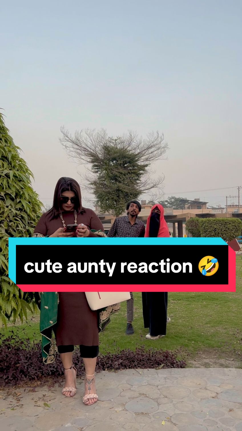 aunty bat sunye 😂 #funnyvideo #rj_nazim_official #siasi_shoorli #entertainment #girlvoiceprank 