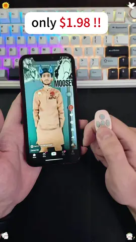 This scrolling tiktok ring would be great for those whose hands get tired but are determined to scroll #ringscroller #pageturner #scrolling #lazy #lazyday #MomsofTikTok #cozyathome#tiktokshopblackfriday #athome #fyp#halloween#halloween2024#blackfriday#blackf riday2024