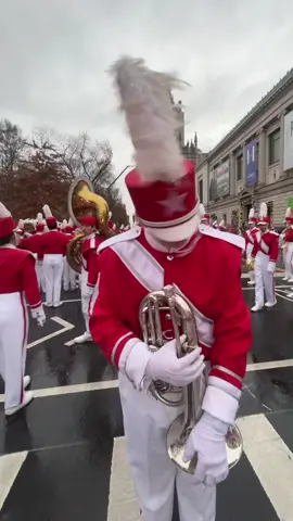 SHAKO DREADS 🗣️🗣️ #macysthanksgivingdayparade #mgamb #dreads