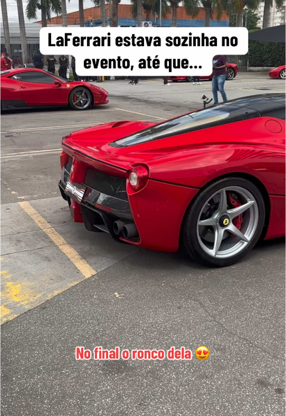 LaFerrari estava sozinha no evento, mas nao por muito tempo   #laferrari #ferrari #supercar #hypercar 