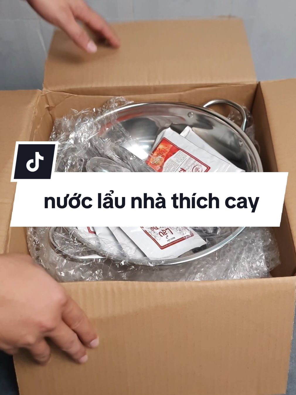 nước lẩu này giúp mình có được nồi lẩu ngon mà không cần tốn nhiều thời gian và công sức #reviewanngon #reviewfood #nuoclausan #nuoccotlau #thichcay #nguyenreviewtienich 