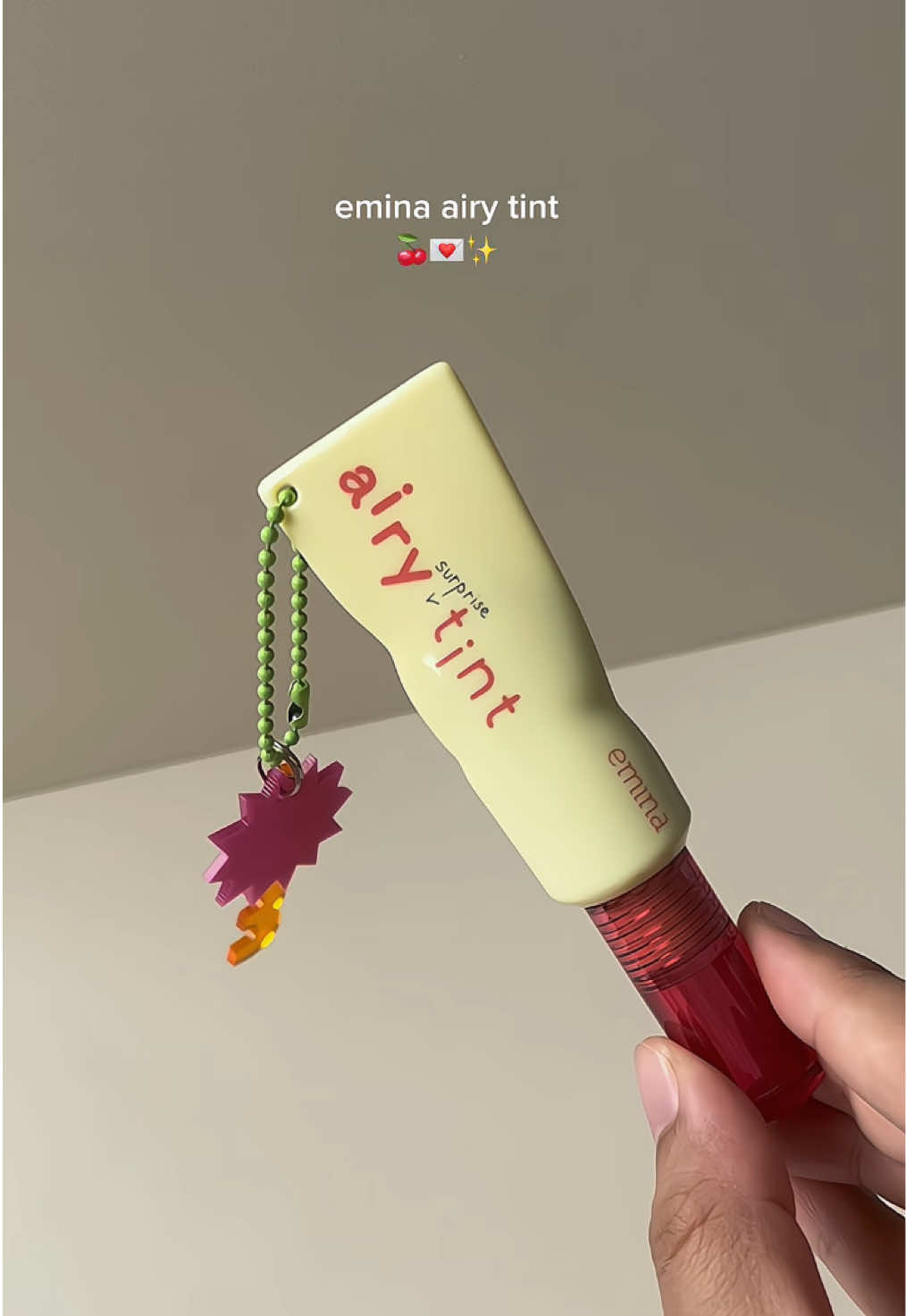 the cutest liptint-chain!! 🍒 finally dah masuk Malaysia, nak beli semuaaa sbb cute sgt 🥹❤️ #eminacosmetics #emina #eminaairytint #eminaliptint 