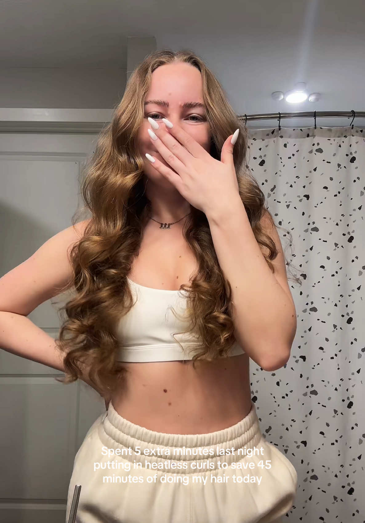 Oh I’m in loveeeee! I put all my faith into these heatless sock curls for thanksgiving dinner today and I’m obsessed! 👏✨ #heatlesscurls #heatlesshairstyles #haircare #hairhealth 