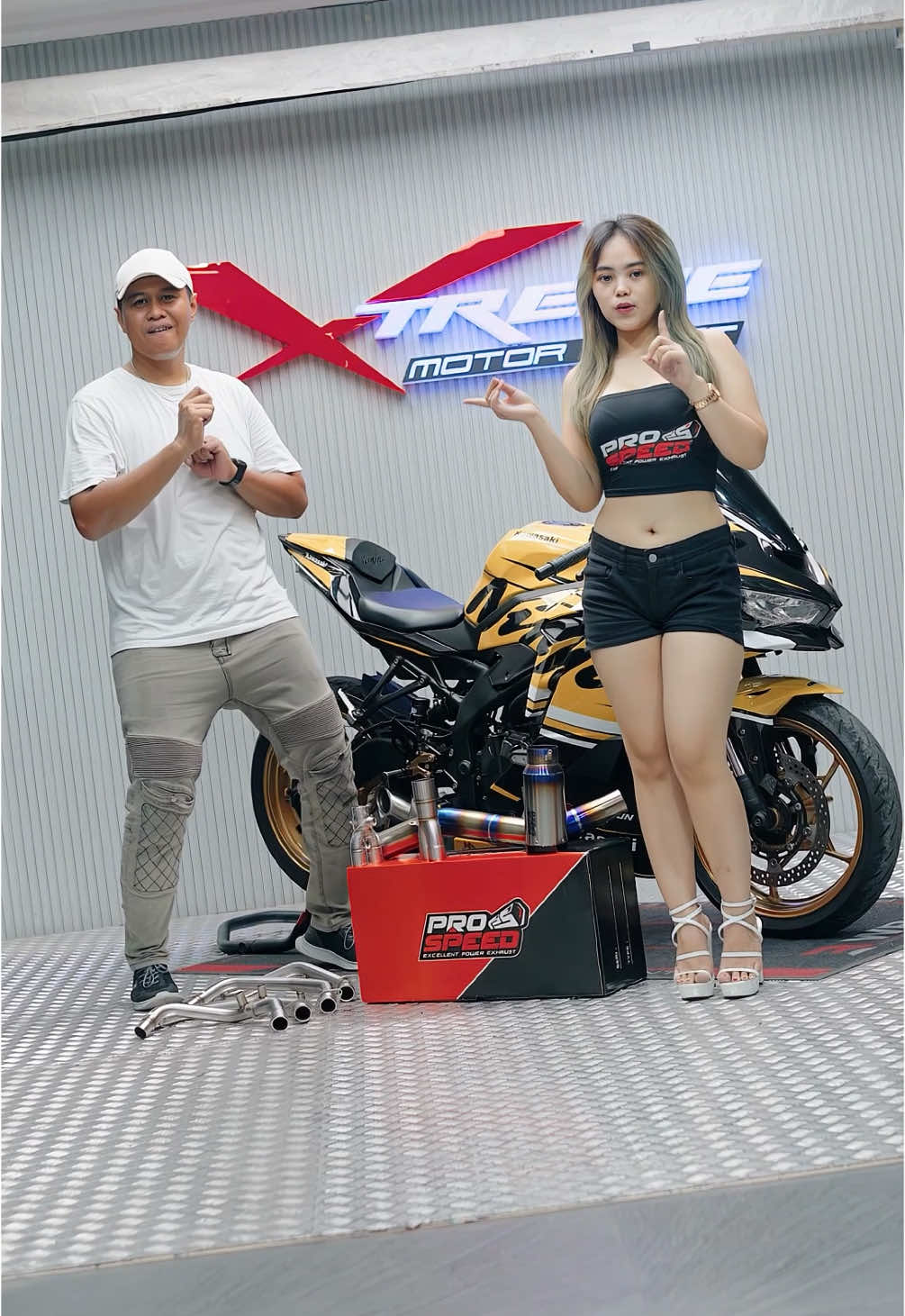 Bang @Otoy . junior dateng jogetin @Xtreme Motor Shop buat pasang knalpot Prospeed Python Titanium di ZX25R nya!!!! #prospeed #prospeedexhaust #zx25r @RAW CUBE 