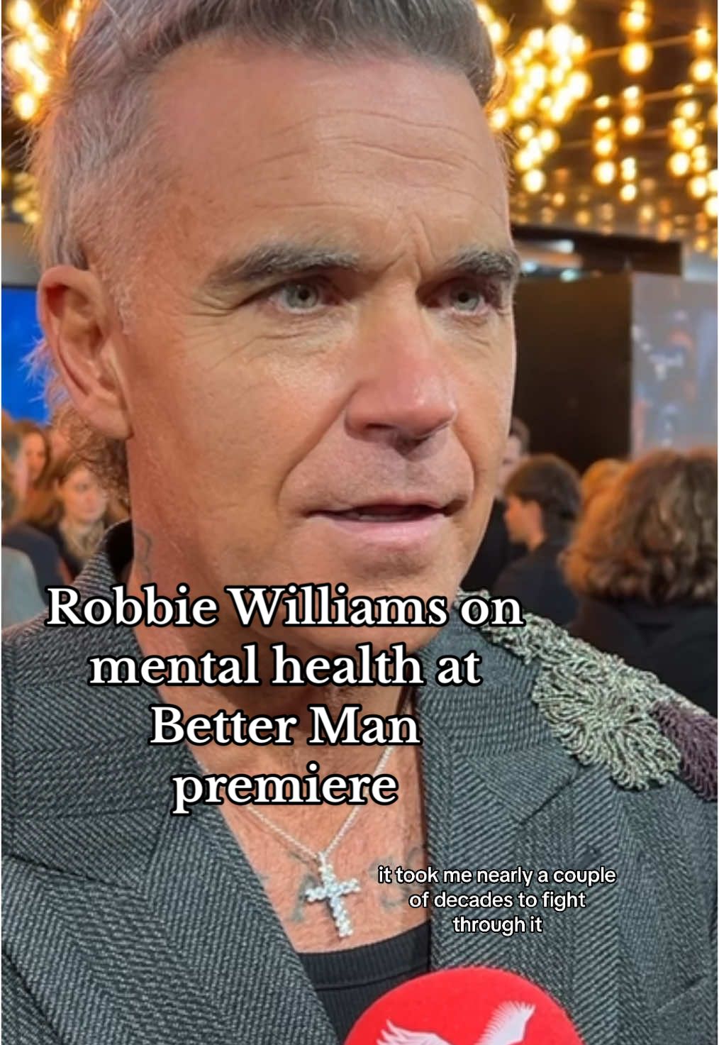 robbie williams opened up about his mental health struggles throughout his career at the better man premiere in london 🫶 #robbiewilliams #betterman #monkey #film #london #premier #fyp 